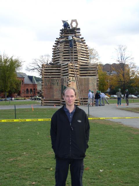 14 - Arne in front of Bonfire