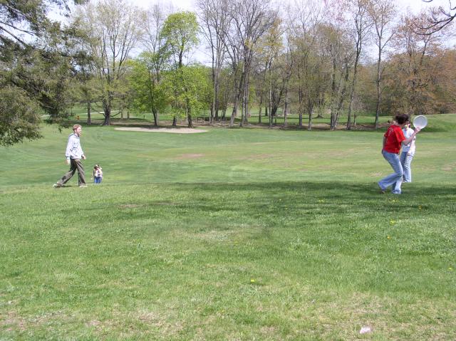 43 - Tom Lara Jeanette playing frisby