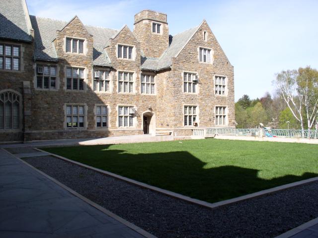 51 - Skinner Courtyard